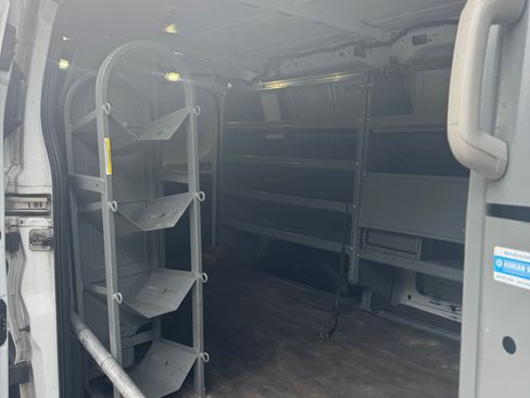 Used 2017 Ford Transit 250 130 Low Roof RWD image 6