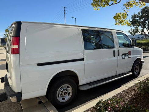 Used 2018 GMC Savana 2500 w/ Driver Convenience Package image 7