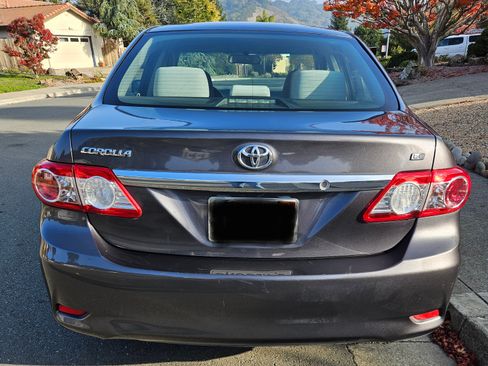 Used 2011 Toyota Corolla LE image 5