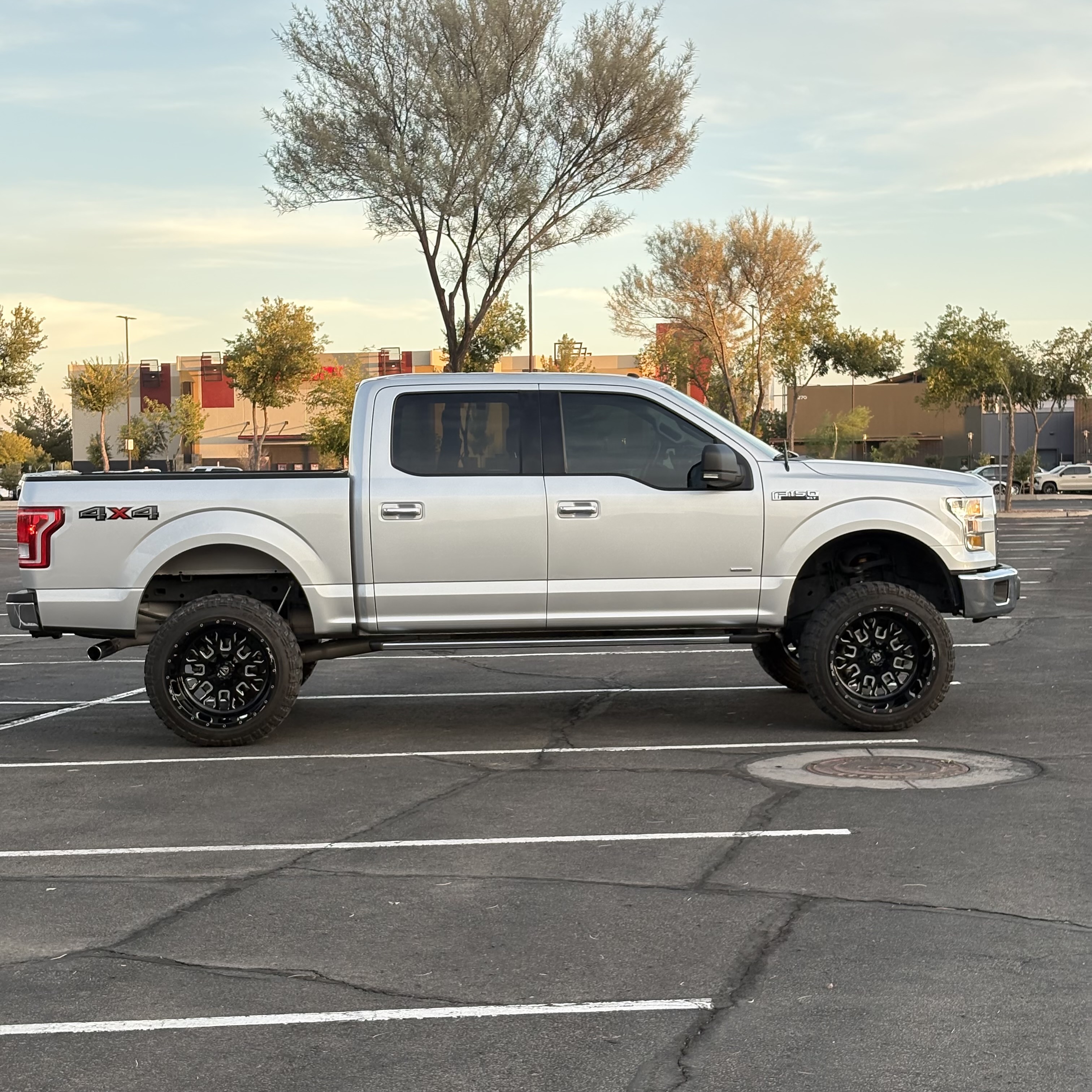 Used 2016 Ford F150 XLT w/ Equipment Group 302A Luxury AWD/4WD image 6