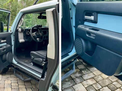 Used 2013 Toyota FJ Cruiser 4WD image 12