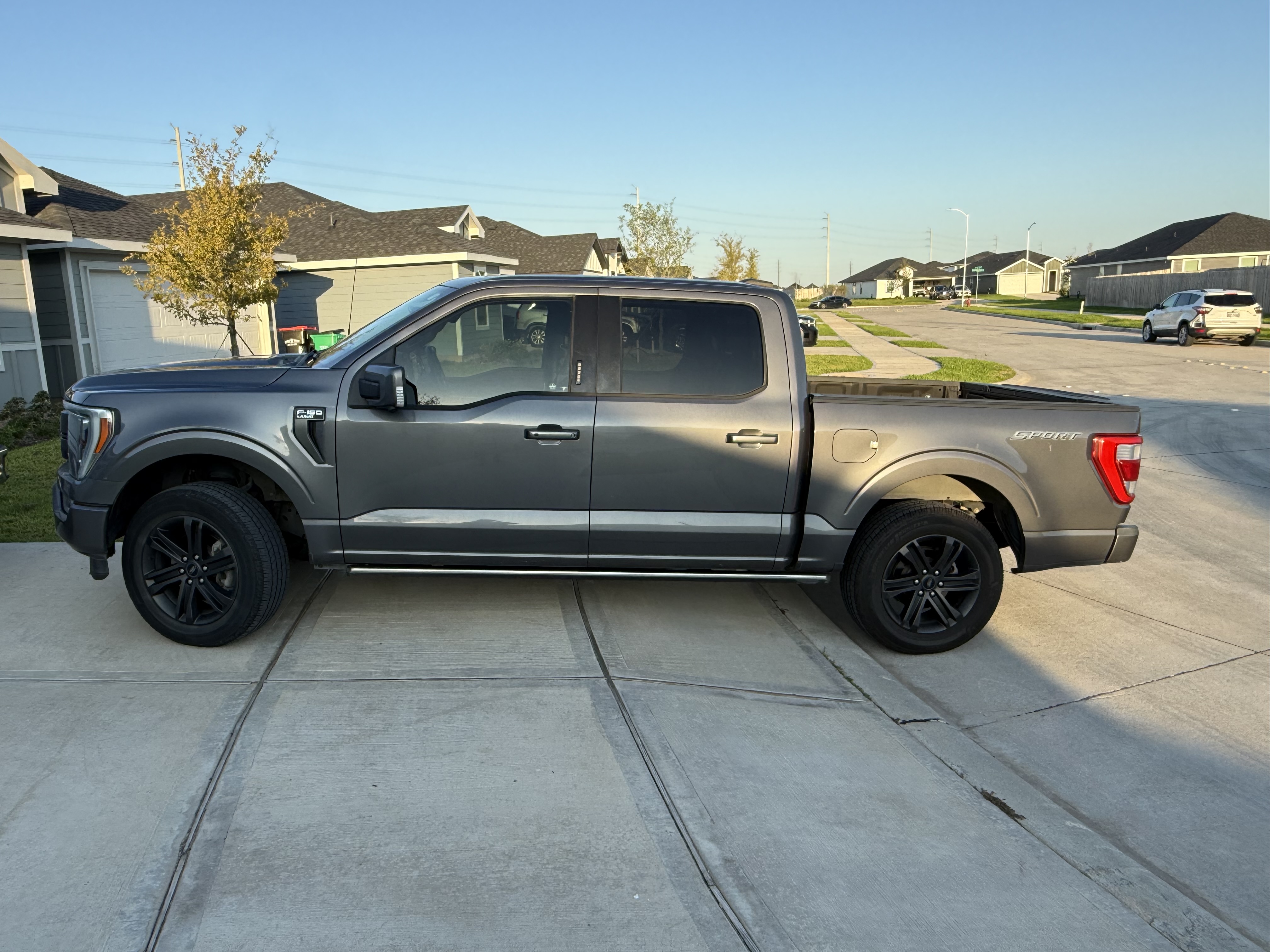 Used 2021 Ford F150 Lariat w/ Equipment Group 502A High RWD image 2