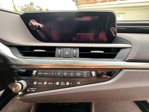 Used 2021 Lexus ES 300h w/ Premium Package FWD image 18