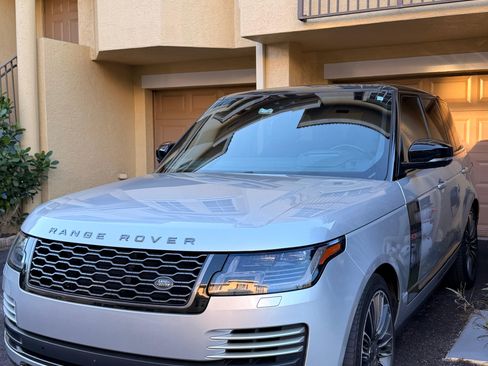 Used 2020 Land Rover Range Rover HSE image 14