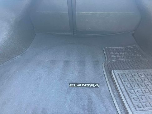 Used 2013 Hyundai Elantra image 15