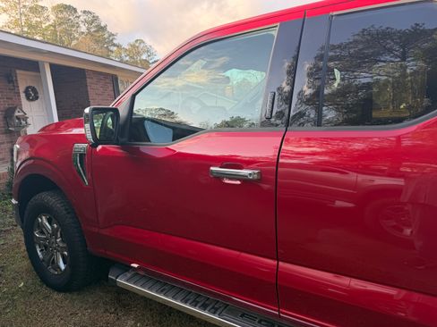 Used 2022 Ford F150 Lariat w/ Equipment Group 502A High image 6