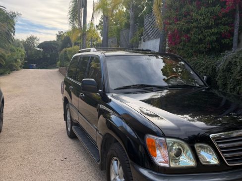 Used 2003 Lexus LX 470 4WD image 2