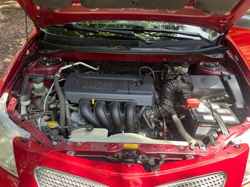Used 2005 Pontiac Vibe w/ Power Group Value Package FWD image 13