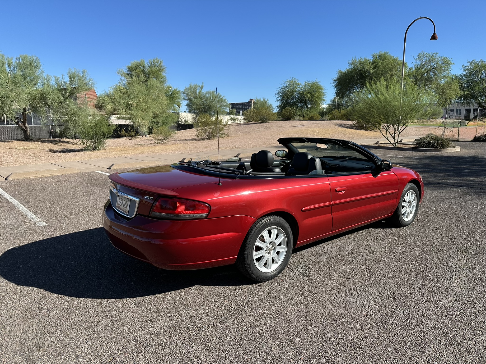 Used 2004 Chrysler Sebring GTC FWD image 21