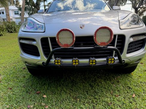 Used 2010 Porsche Cayenne GTS image 9