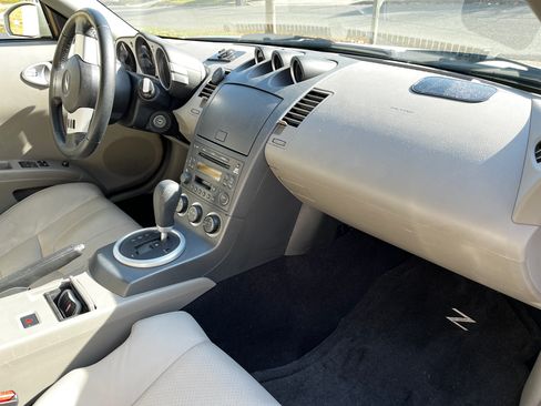 Used 2003 Nissan 350Z Touring image 10