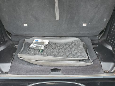 Used 2015 Jeep Wrangler Sport image 22