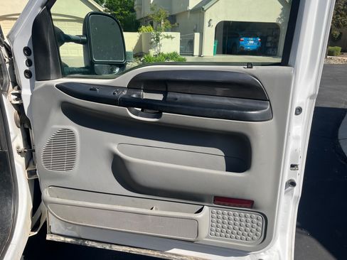 Used 2003 Ford F250 XLT AWD/4WD image 16