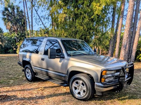Used 1999 Chevrolet Tahoe 4WD 2-Door w/ Preferred Equipment Group image 6