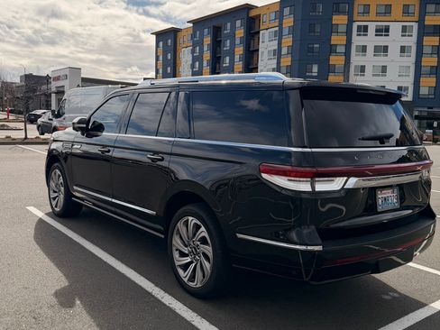 Used 2022 Lincoln Navigator L Reserve image 8