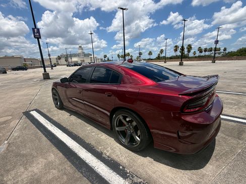 Used 2019 Dodge Charger SRT Hellcat w/ Harman/Kardon Audio Group RWD image 10