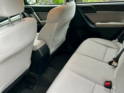 Used 2018 Subaru Forester 2.5i AWD/4WD image 11