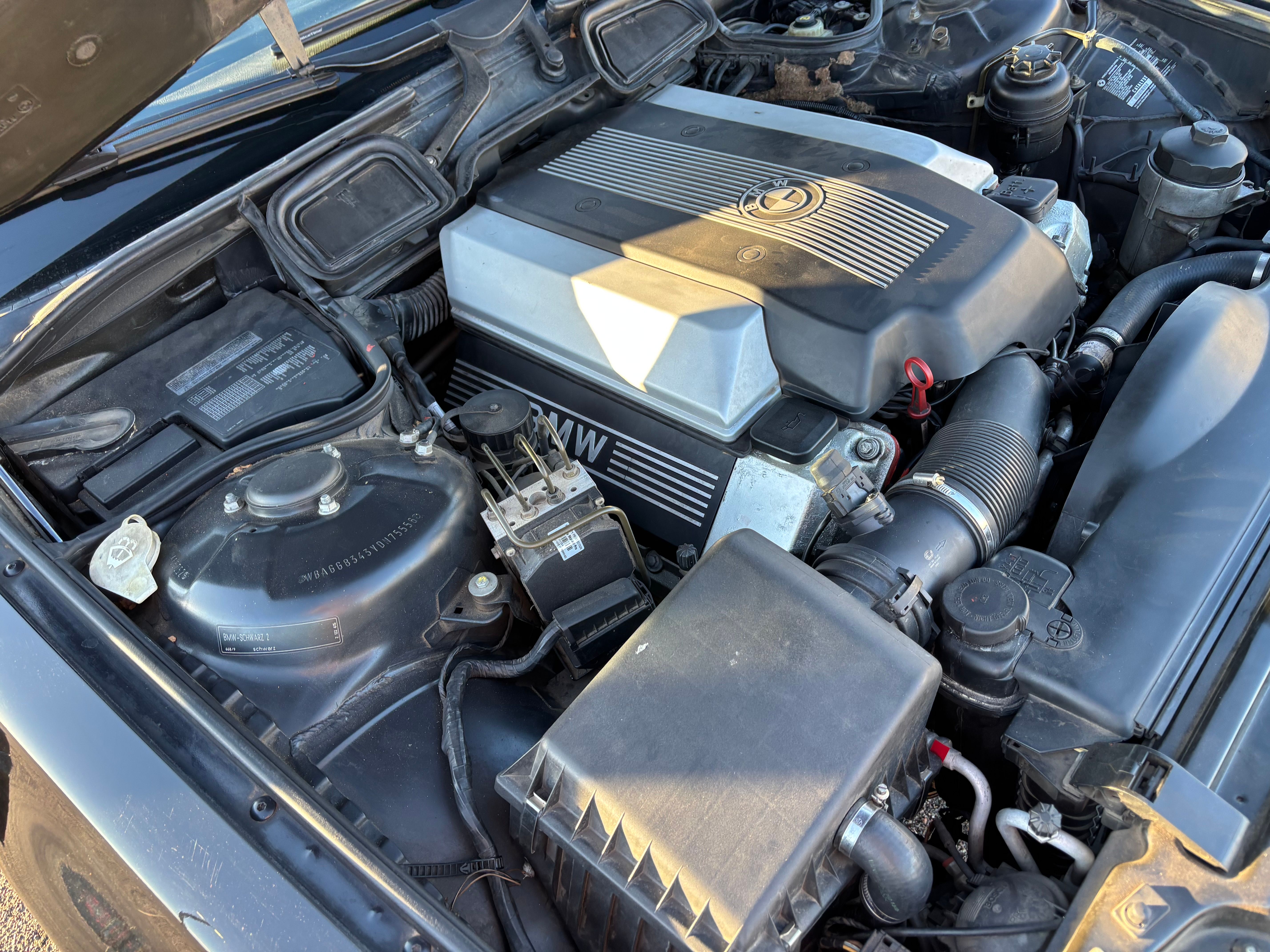 Used 2000 BMW 740i RWD image 9