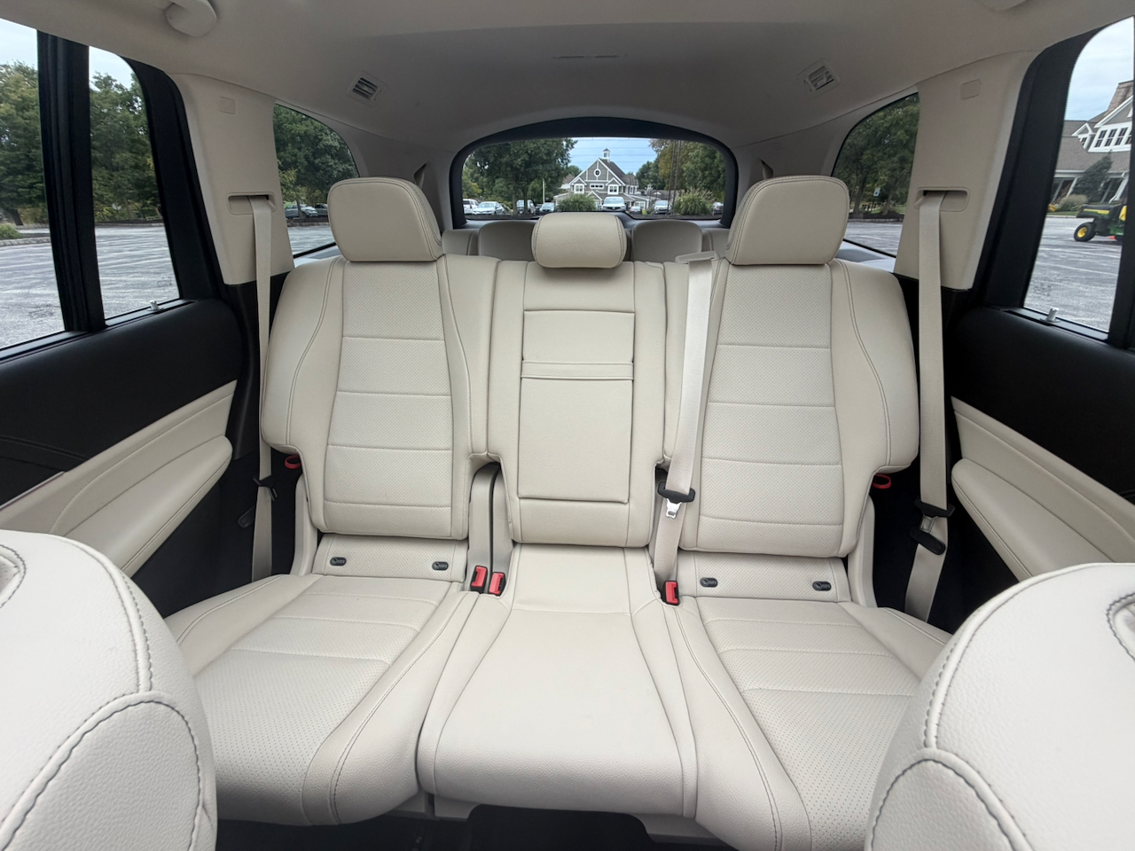 Used 2023 Mercedes-Benz GLS 450 4MATIC image 27