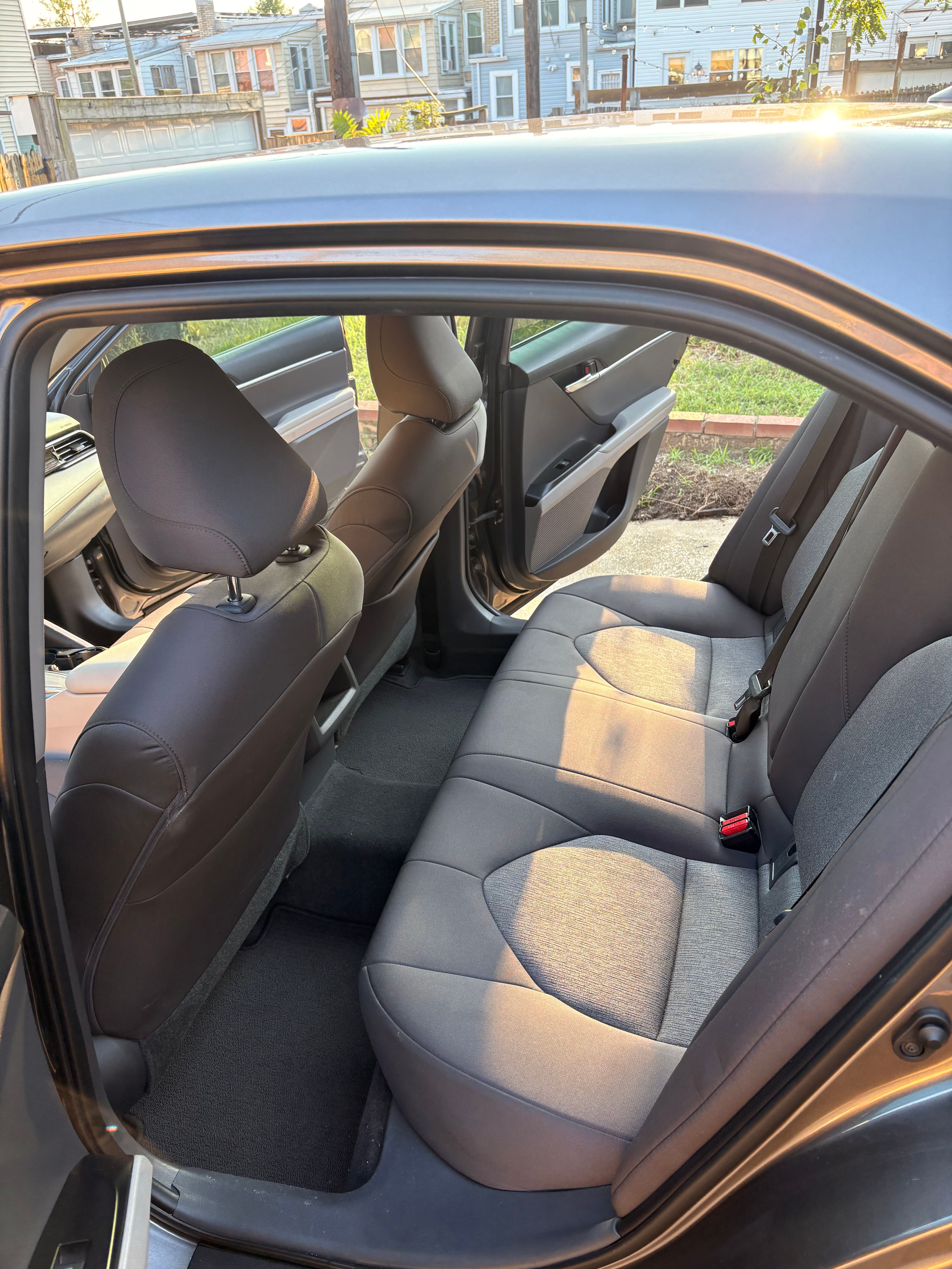 Used 2020 Toyota Camry LE FWD image 18