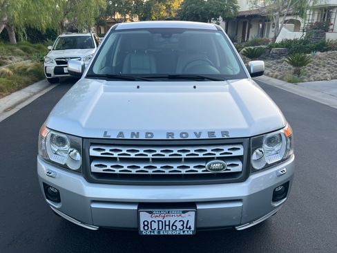 Used 2012 Land Rover LR2 HSE w/ Climate Comfort Pkg AWD/4WD image 2