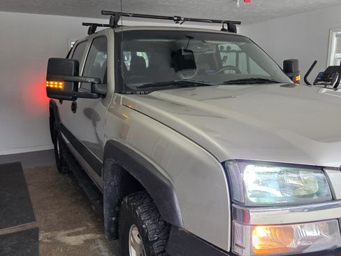 Used 2004 Chevrolet Avalanche Z71 w/ Preferred Equipment Group image 11