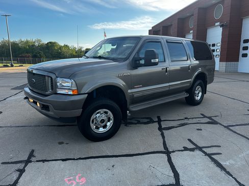 Used 2003 Ford Excursion Limited AWD/4WD image 1
