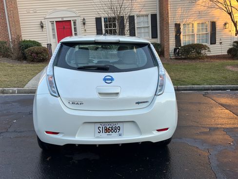 Used 2013 Nissan Leaf SV image 8