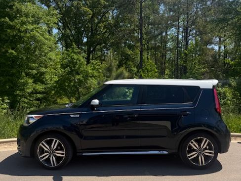 Used 2018 Kia Soul + FWD image 1