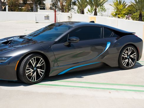 Used 2016 BMW i8 AWD/4WD image 10