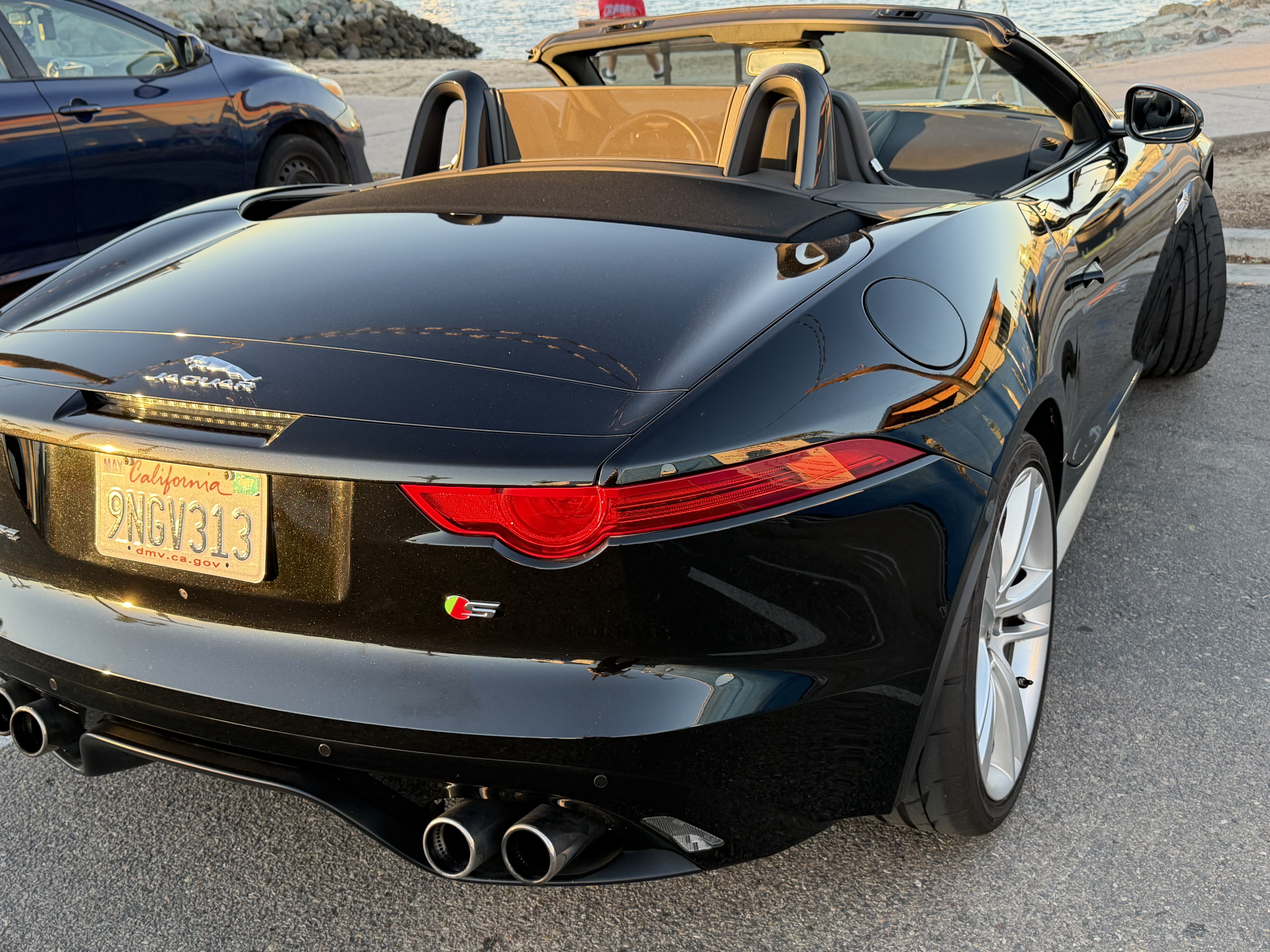 Used 2014 Jaguar F-TYPE S RWD image 11