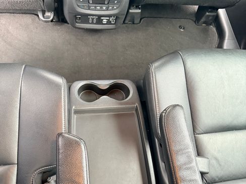 Used 2019 Honda Pilot Touring image 16