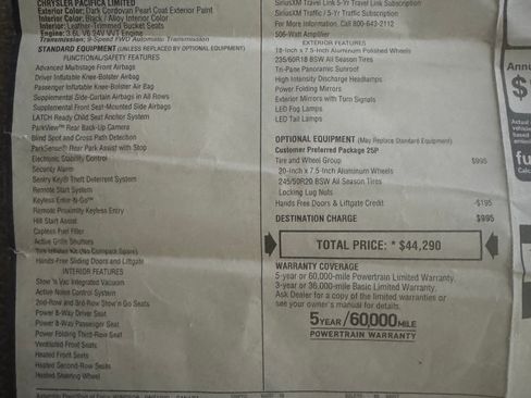 Used 2017 Chrysler Pacifica Limited w/ Tire & Wheel Group image 10