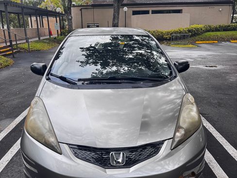 Used 2010 Honda Fit image 1