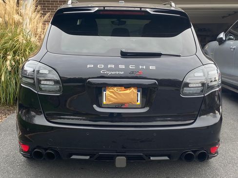 Used 2014 Porsche Cayenne GTS image 11