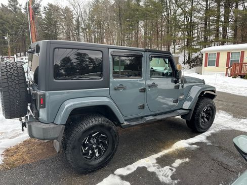 Used 2014 Jeep Wrangler Unlimited Sahara w/ Dual Top Group image 13