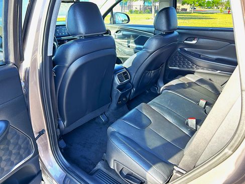 Used 2019 Hyundai Santa Fe Limited image 14