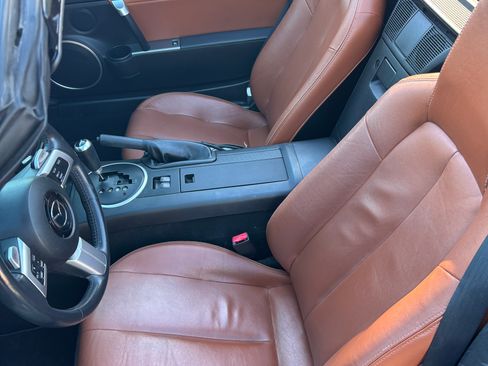 Used 2008 MAZDA MX-5 Miata Grand Touring w/ Premium Pkg image 10