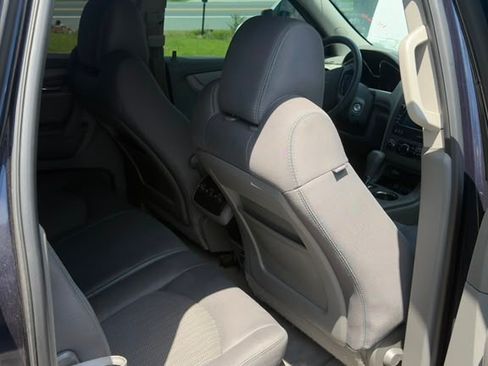 Used 2016 Chevrolet Traverse LS FWD image 6