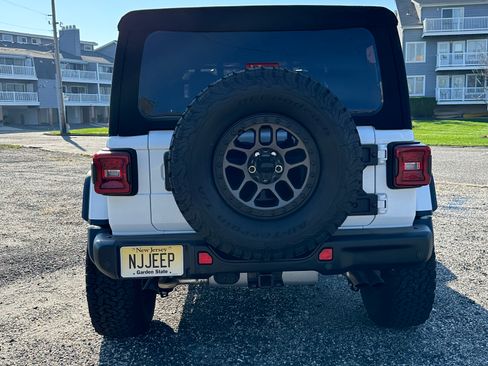 Used 2021 Jeep Wrangler Unlimited Rubicon w/ Xtreme Recon 35" Tire Package image 4