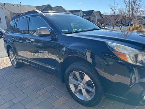 Used 2013 Subaru Outback 3.6R Limited w/ Special Appearance Pkg image 2