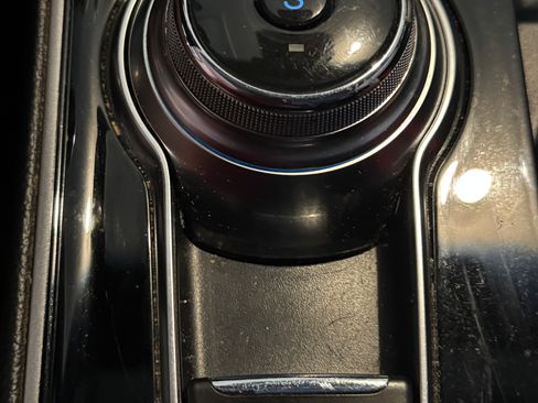 Used 2019 Ford Edge SEL w/ Equipment Group 201A image 8