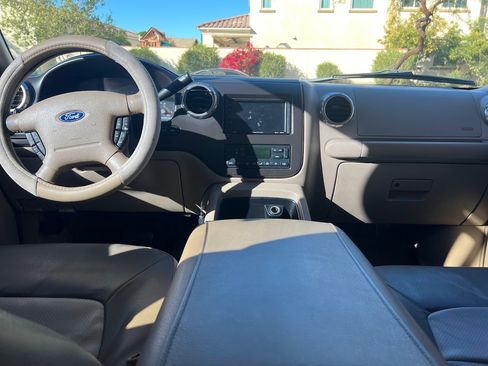 Used 2004 Ford Expedition Eddie Bauer image 16
