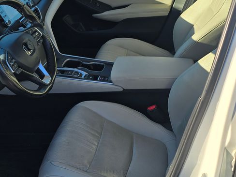 Used 2021 Honda Accord Touring image 8