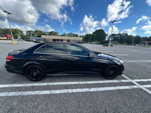 Used 2014 Mercedes-Benz E 350 4MATIC Sedan image 4