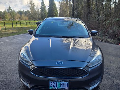 Used 2017 Ford Focus SE image 8