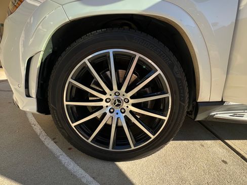 Used 2022 Mercedes-Benz GLS 450 4MATIC image 9