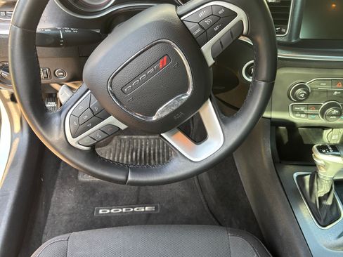 Used 2015 Dodge Charger SXT RWD image 20