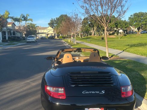 Used 2005 Porsche 911 Carrera S image 2