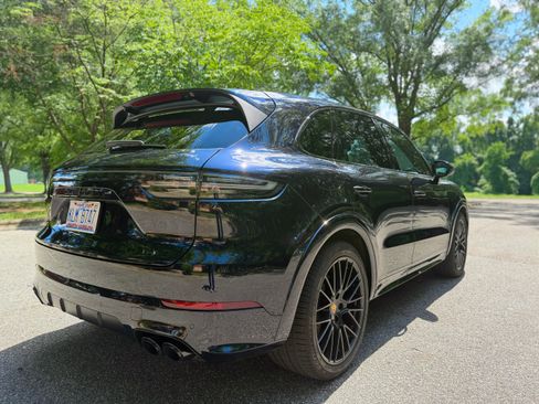 Used 2021 Porsche Cayenne GTS AWD/4WD image 10